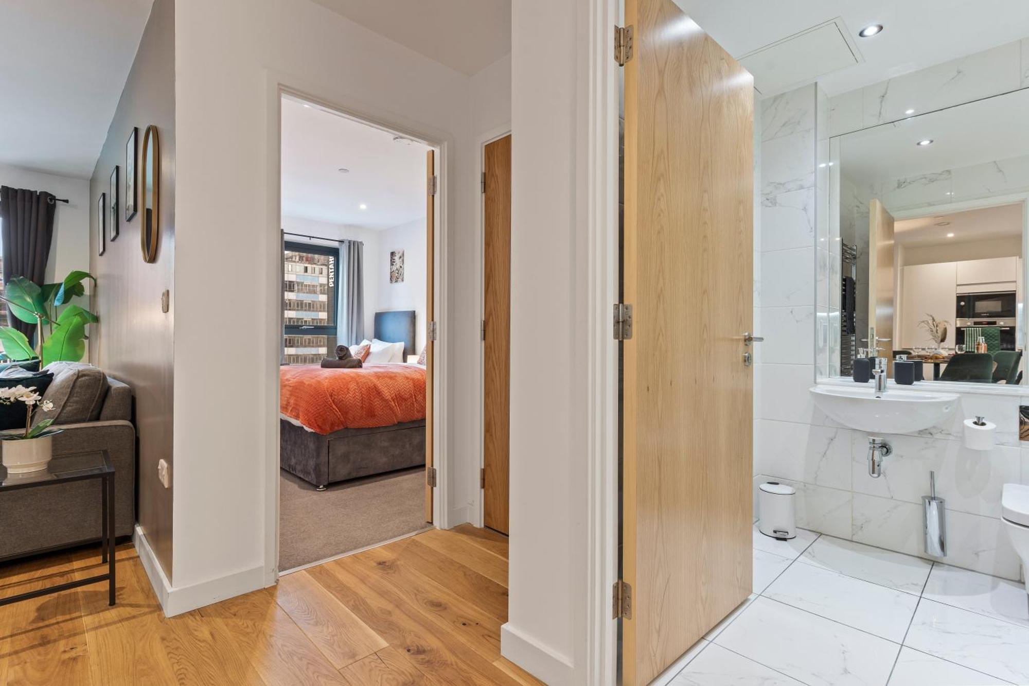 Shanti Suite - 2Bed 2Bath City Centre - Wifi - Netflix- Parking- Modern- Perfect For Family, Contractors, Leisure, Business By Shanti Nights バーミンガム エクステリア 写真