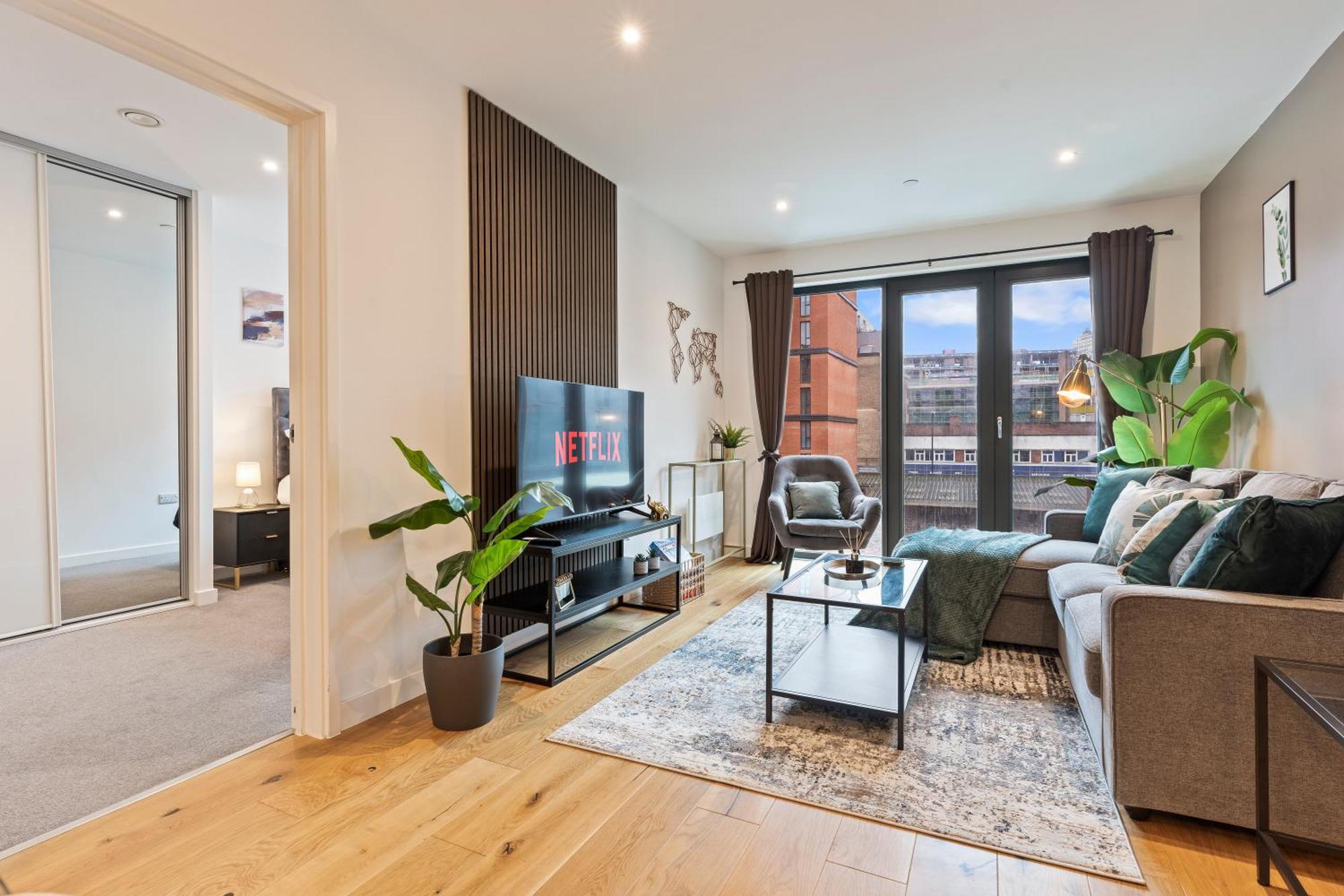Shanti Suite - 2Bed 2Bath City Centre - Wifi - Netflix- Parking- Modern- Perfect For Family, Contractors, Leisure, Business By Shanti Nights バーミンガム エクステリア 写真