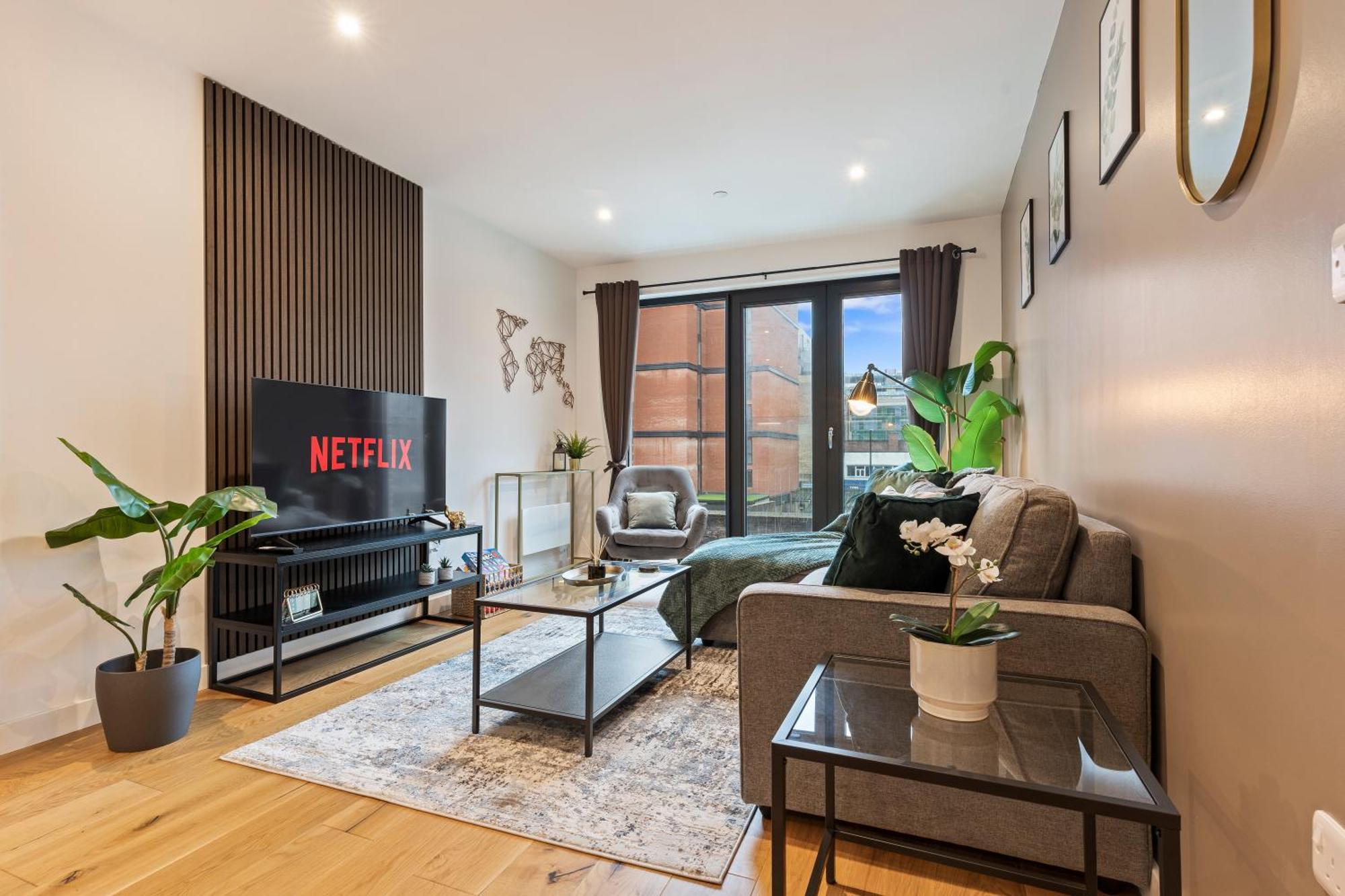 Shanti Suite - 2Bed 2Bath City Centre - Wifi - Netflix- Parking- Modern- Perfect For Family, Contractors, Leisure, Business By Shanti Nights バーミンガム エクステリア 写真